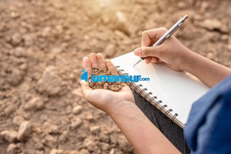 https://www.freepik.com/premium-photo/asian-student-doing-research-checking-dry-soil-empty-land-planting_5165614.htm#query=surat%20tanah&position=5&from_view=search&track=ais